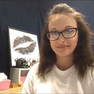 Meet your Posher, Alexandra